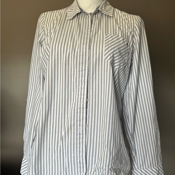 Tommy Hilfiger Tops - Tommy Hilfiger Gray Casual Button Down Shirt size S/P